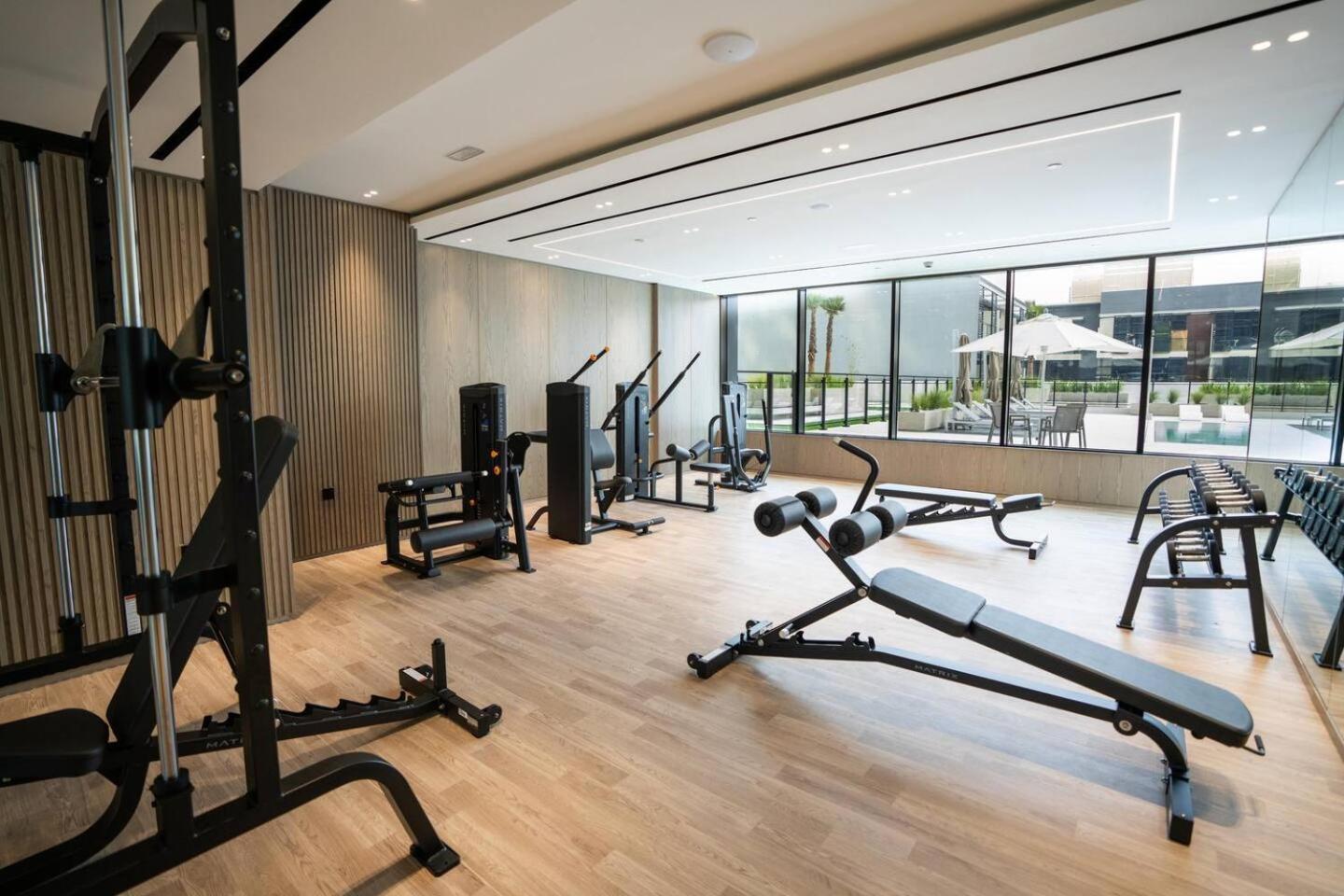 Exquisite Brand-new 1br With Spacious Balcony Apartment *