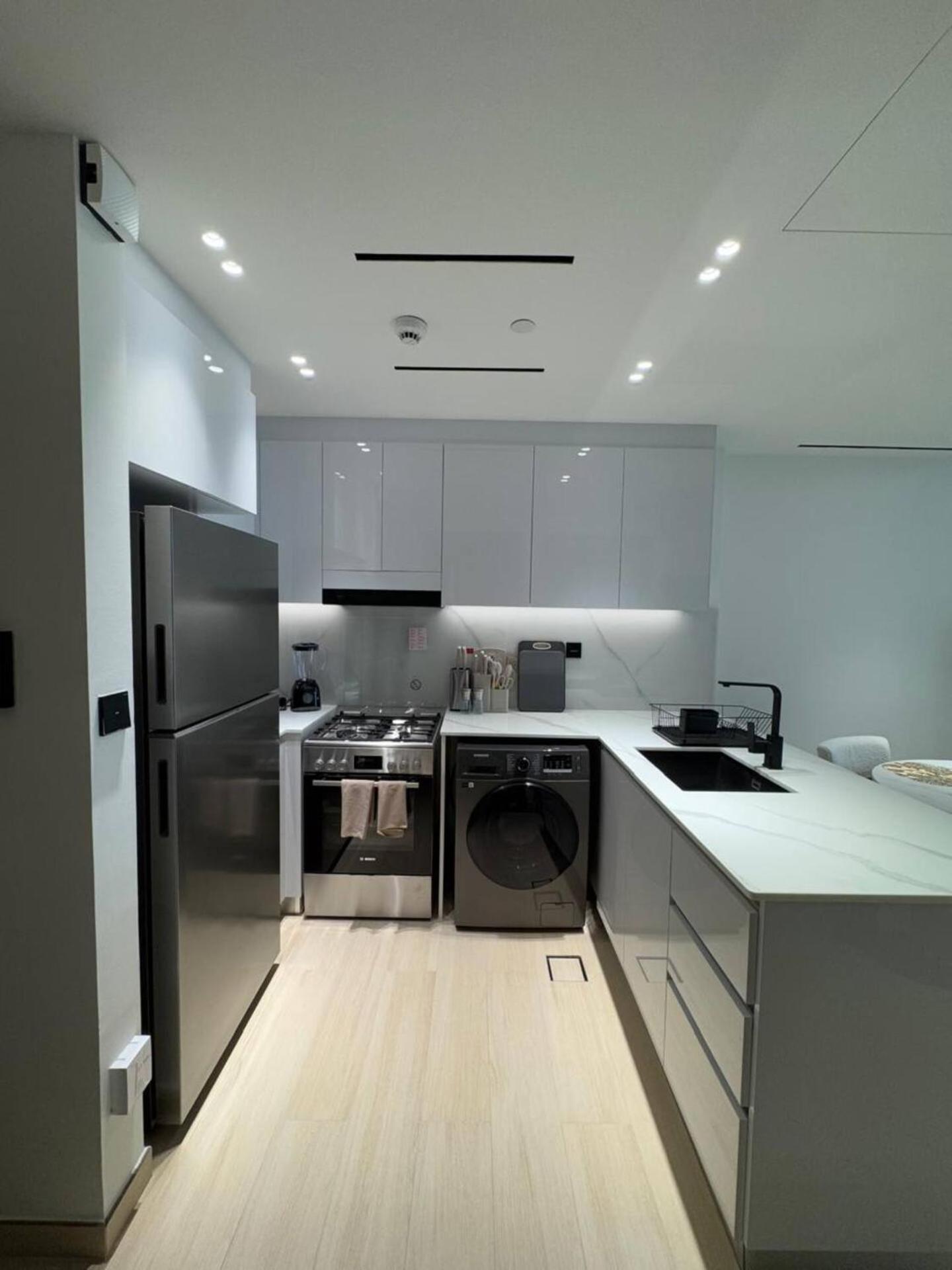 Apartment Exquisite Brand-new 1br With Spacious Balcony