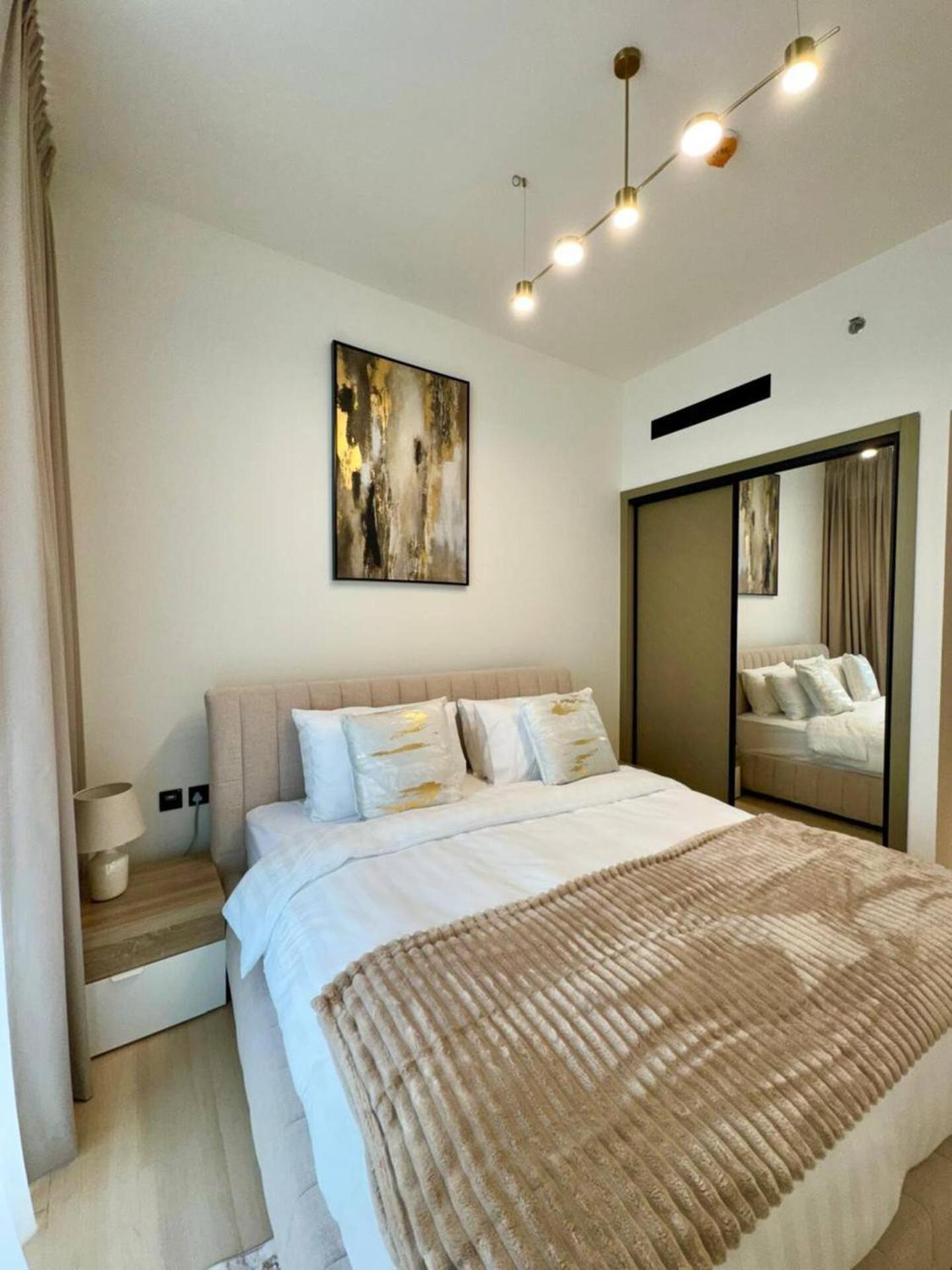Apartment Exquisite Brand-new 1br With Spacious Balcony