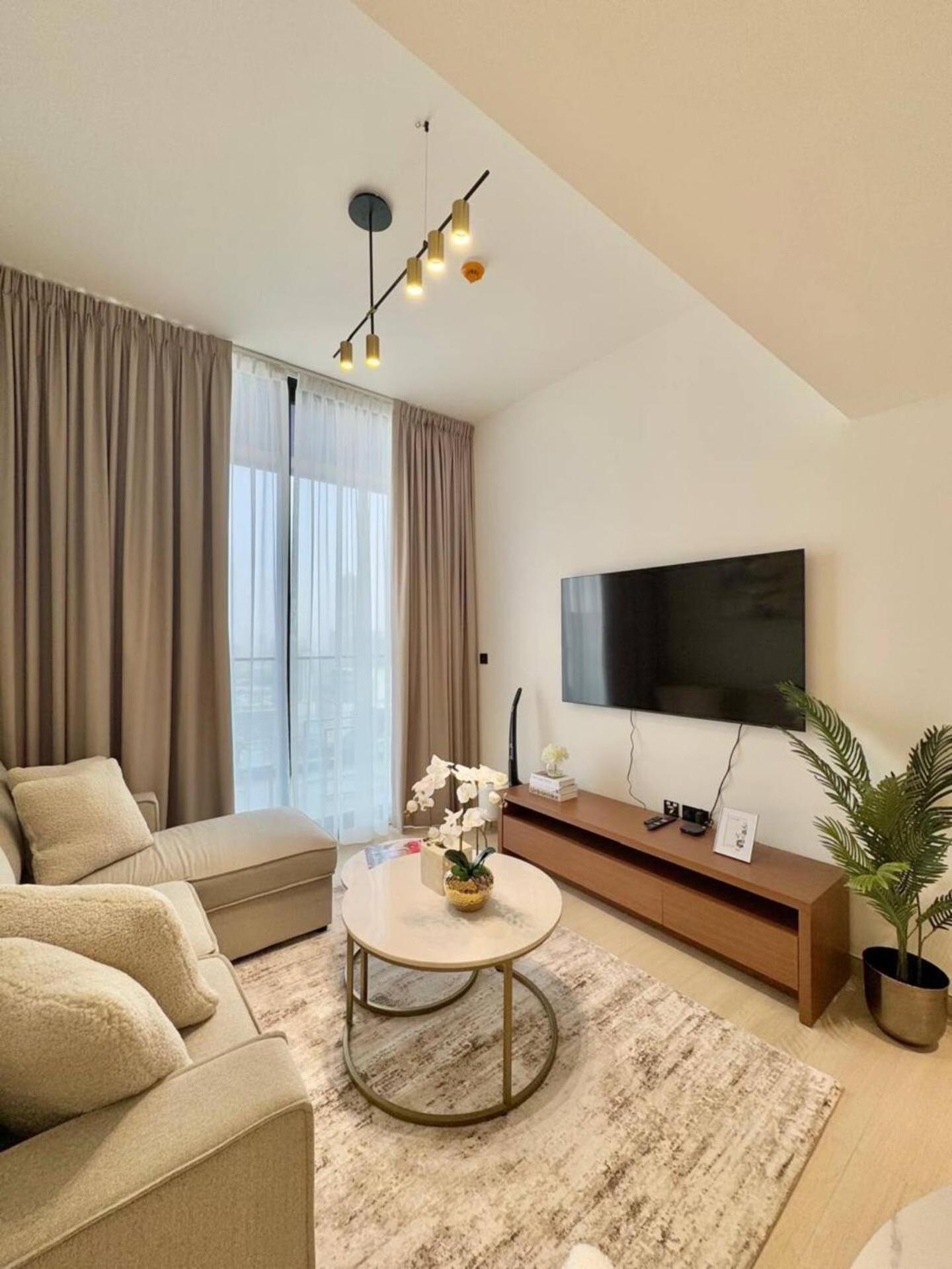 Exquisite Brand-new 1br With Spacious Balcony Apartment *